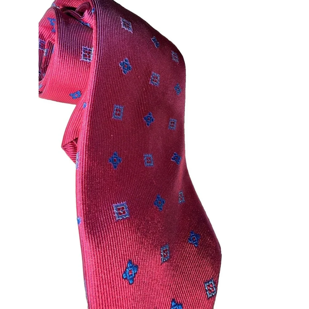 David Donahue Tie Raspberry Pink Geometric Mens 100% Silk